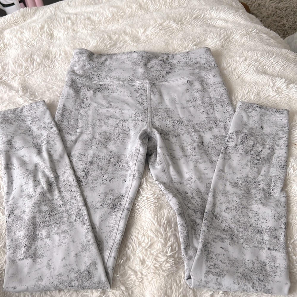 THESE ARE THE SOFTEST PEAR OF LEGGINGS EVER!In perfect condition. too small now.